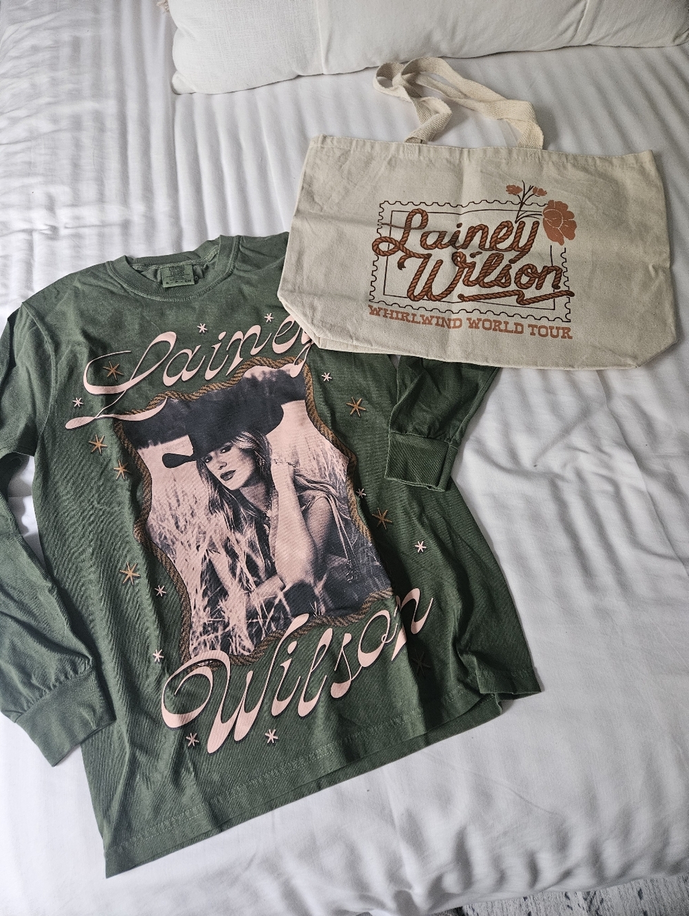 Lainey Wilson Set Bag + LS Shirt